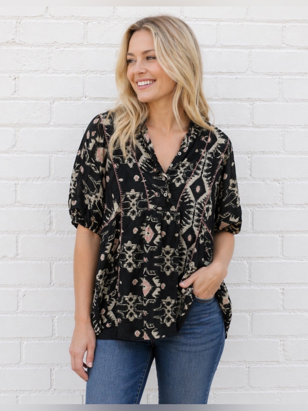 Ivy Jane ikat print, ruffled shor-sleeved top. Size L